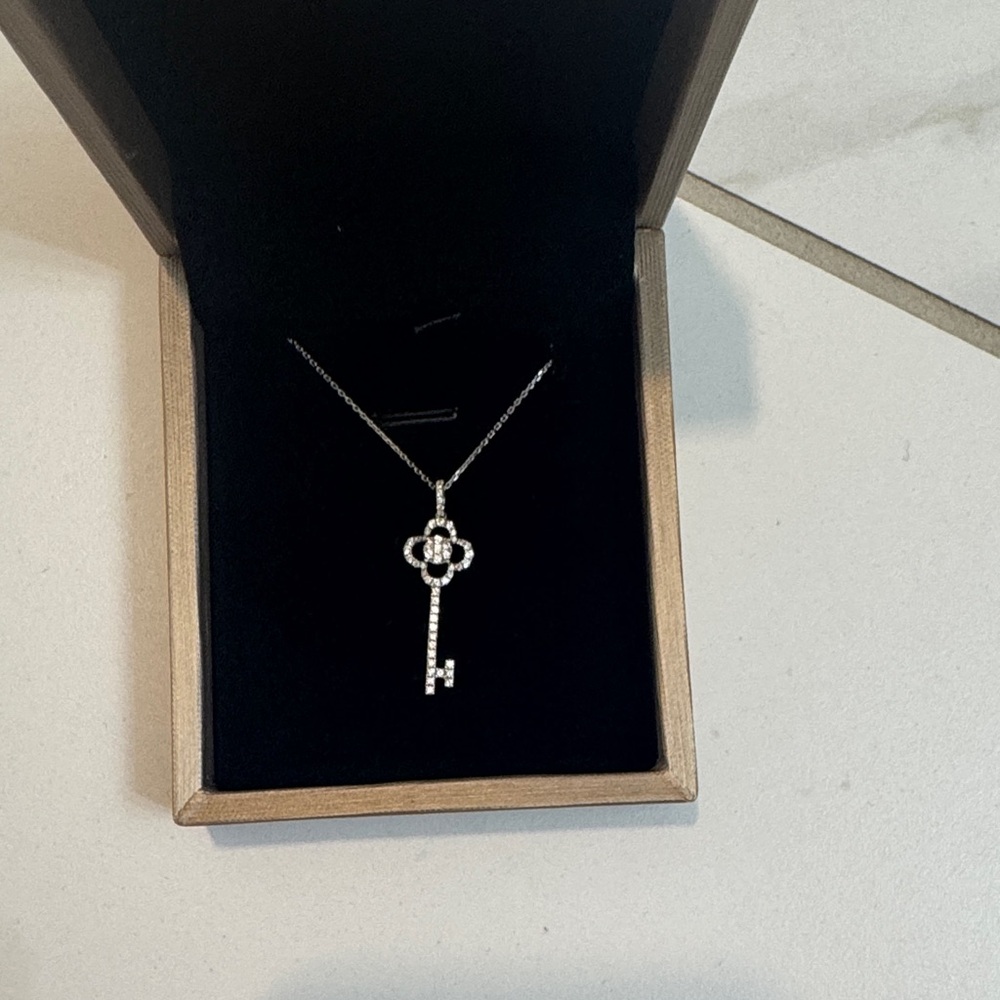 18K white gold with real diamonds Key Pendant Necklace